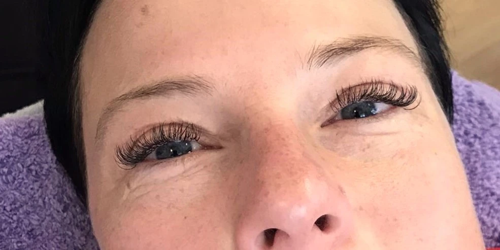 Řasy po lash liftingu