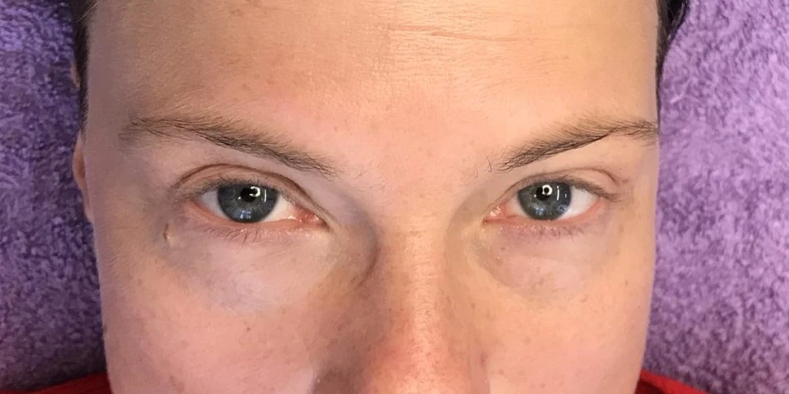 Řasy před lash liftingem