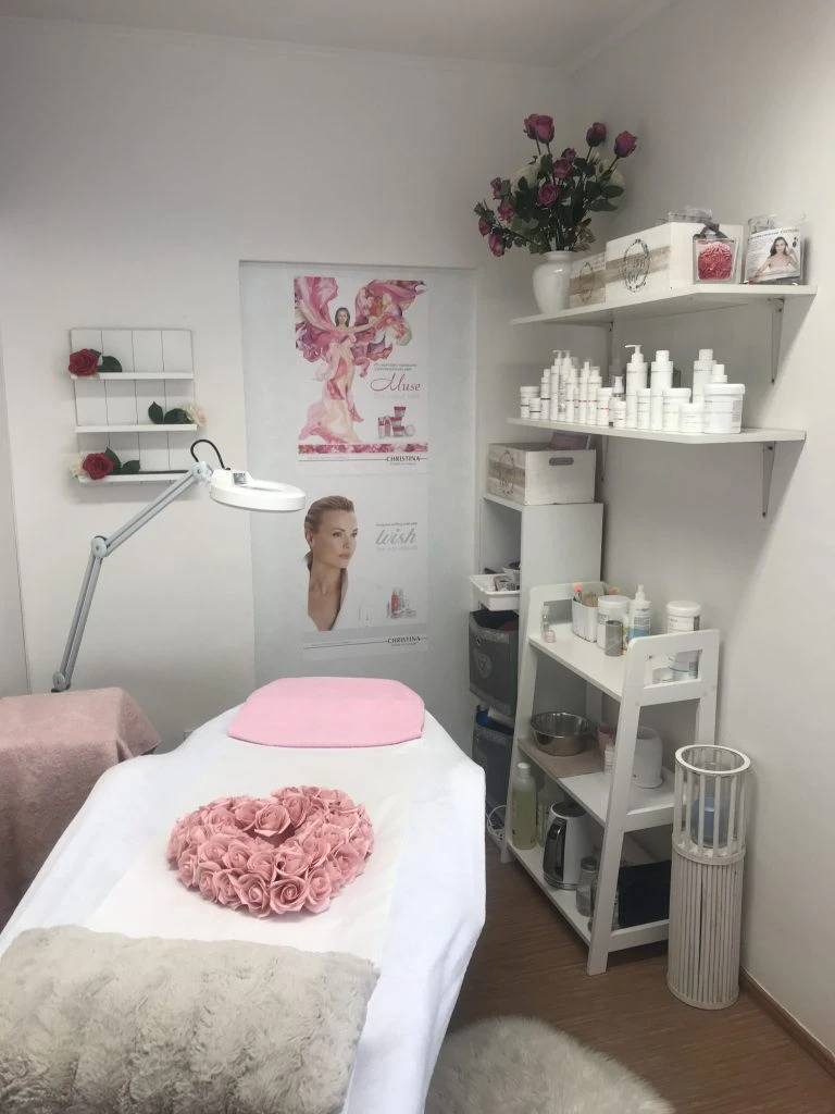 Ošetřovna salonu s kosmetikou Christina