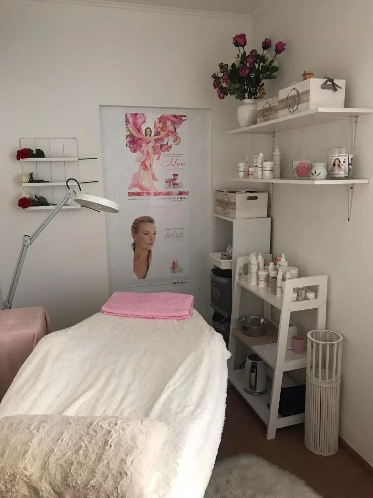 Lehátko v ošetřovně salonu Hana's